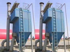 XMC型脈沖單機除塵器的結構有其特點(diǎn)，所以提高了收塵效率、適應能力，延長(cháng)了濾袋的使用壽命