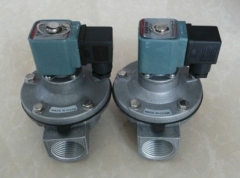 DMF-Z-25袋式直角閥其進(jìn)出口之間的夾角為90度，它適用于儲氣筒與除塵噴吹管的安裝連接，氣流暢通，能提供符合要求的脈沖清灰氣流。