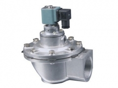 DMF-Z-62直角閥為直角型閥其進(jìn)出口之間的夾角為90℃，它適用于儲氣筒與除塵噴吹管的安裝連接，氣流暢通，能提供符合要求的清灰氣脈沖